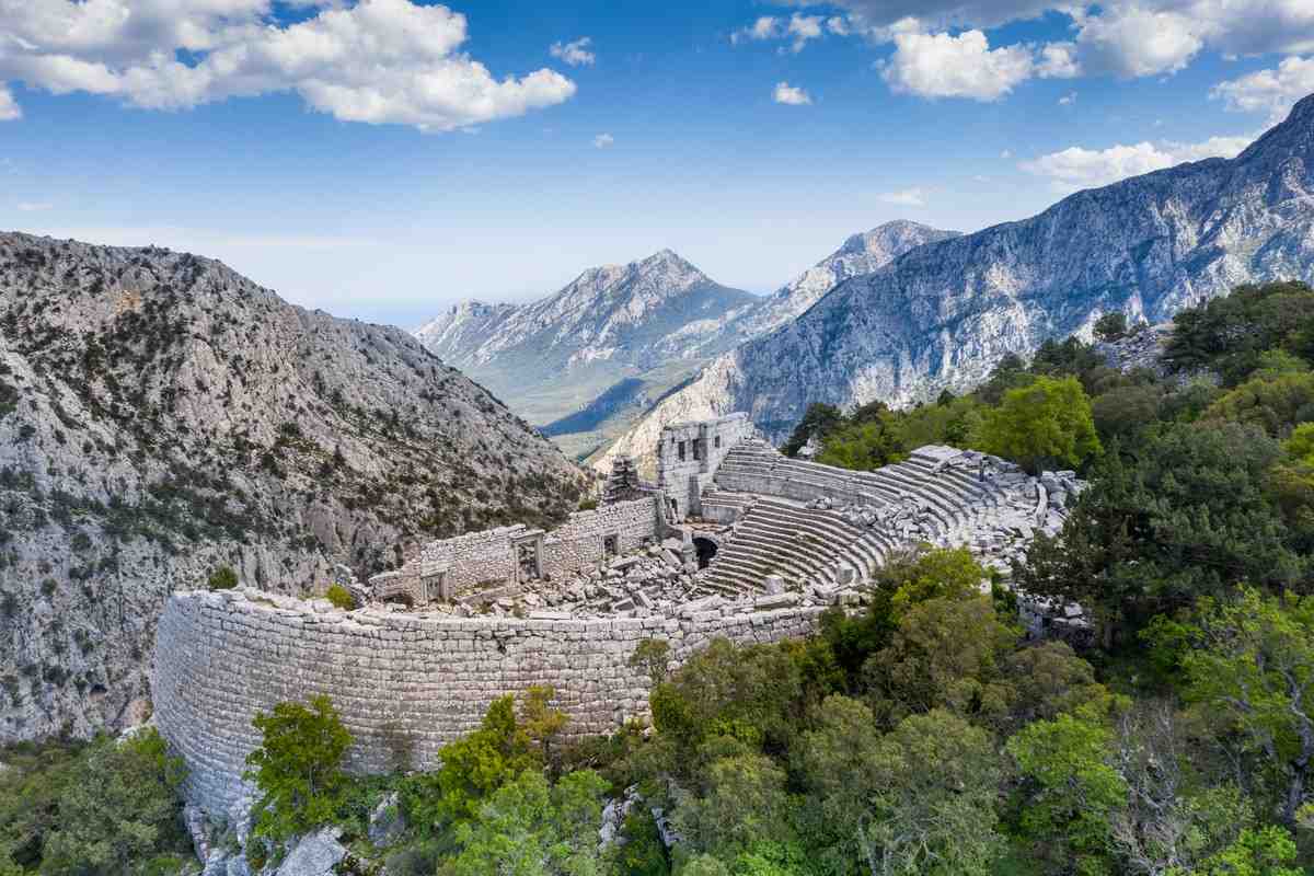 Ruine istorice din Termessos, unul dintre cele mai spectaculoase situri antice din Turcia